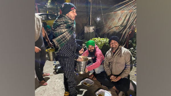 Punjabi Singer Jazzy B at Singhu border to celebrate New Year with protesting farmers