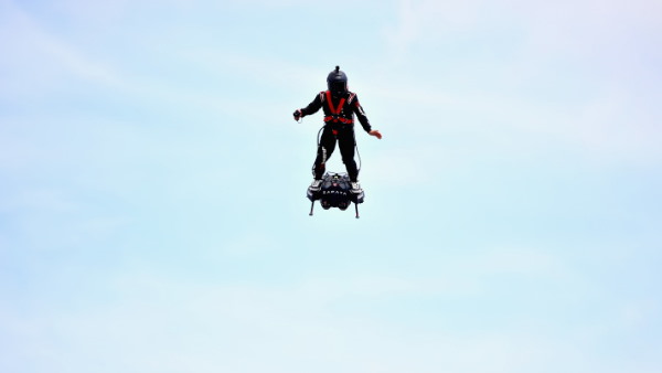 फिर सामने आया रहस्यमयी शख्स