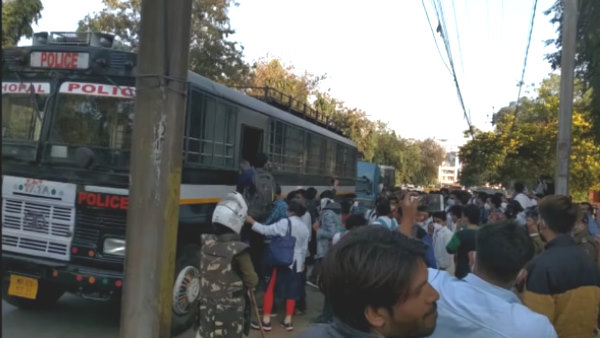 6213 स्वास्थ्यकर्मियों को नौकरी पर रखा था