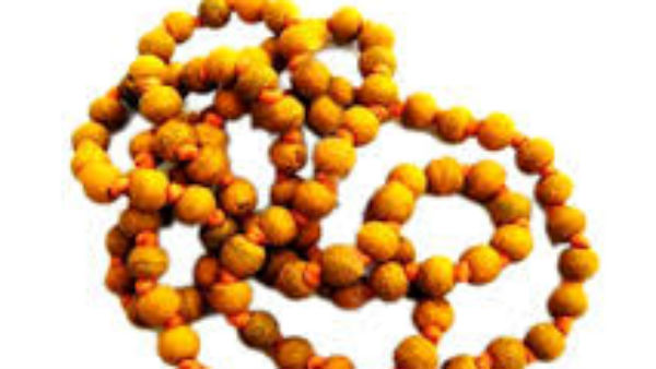 पीली वस्तुओं का दान करने की सलाह दी जाती है