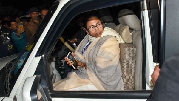 पश्चिम बंगाल में पहली बार बीजेपी नेताओं के ऊपर हमले हुए हैं