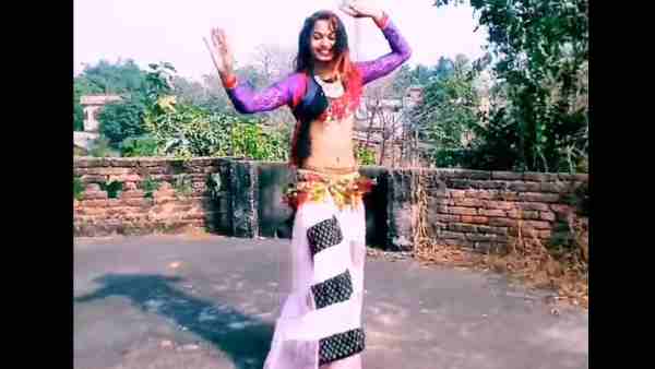 मानव झा मेल बेली डांसर