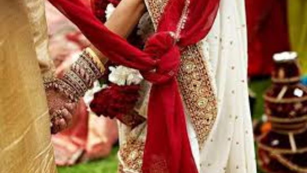 महिला ने किया अपने दोनों बच्चों को रखने से इनकार महिला ने किया अपने दोनों बच्चों को रखने से इनकार