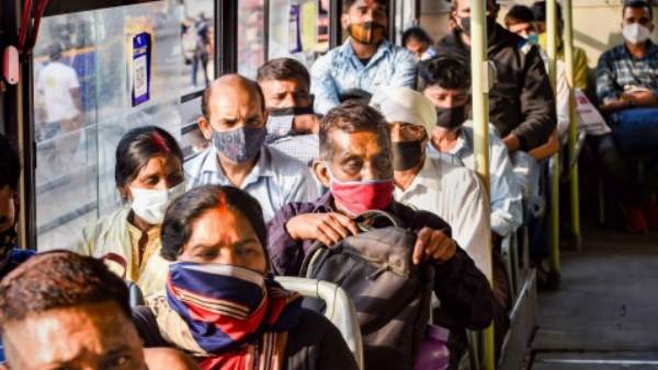 मास्क, सैनिटाइजर अब जरूरतों में शामिल