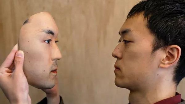 काल्पनिक जीवन में होने का एहसास