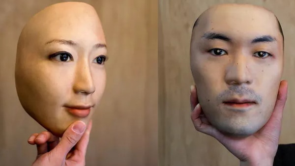 जापानी मॉडल्स के चेहरे वाले मास्क