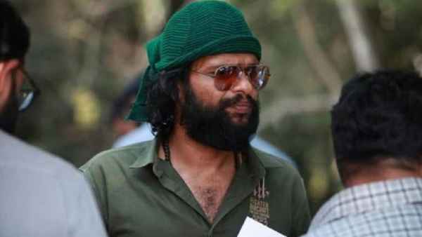 डाक्‍टरों ने ब्रेन डेड घोषित कर दिया है 