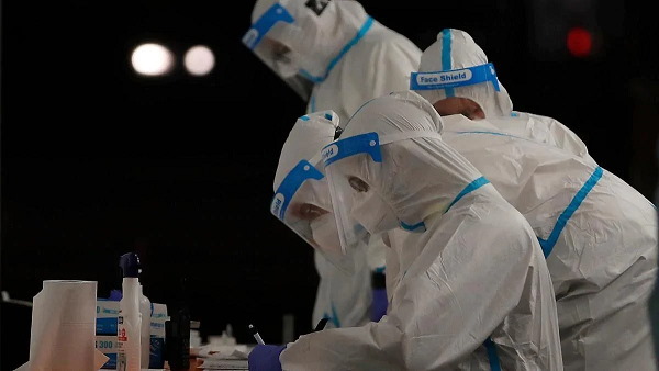 चार बड़े शहरों में लगा है कर्फ्यू