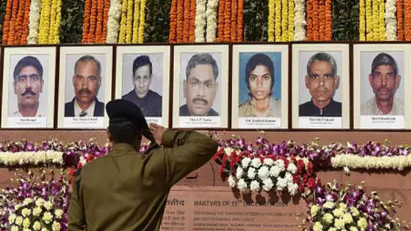  गेट नंबर 11 के पास रोका आतंकियों की कार को