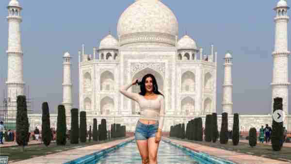 ताजमहल और करौली सिटी पैलेस की तस्वीरें की शेयर