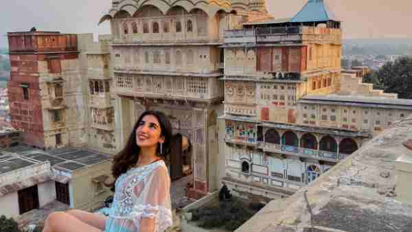 अभिनय की शिक्षा लंदन से ली थी पारुल गुलाटी ने