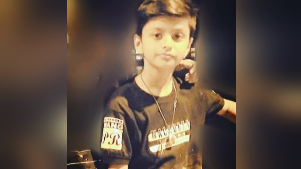  चाकू प्रिंस के गले और सिर में लगे