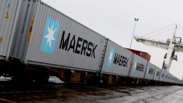 रेलवे के पास वर्तमान में नौ रेफ्रिजरेटेड पार्सल वैगन का एक बेड़ा रेलवे के पास वर्तमान में नौ रेफ्रिजरेटेड पार्सल वैगन का एक बेड़ा