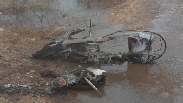 Rajasthan : electric wire fell on teacher going from scooty, burnt alive on the spot in front of people Rajasthan : electric wire fell on teacher going from scooty, burnt alive on the spot in front of people