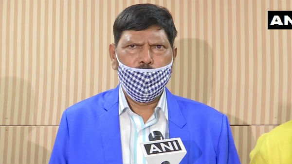 रामदास अठावले ने दिया नया नारा No Corona No, क्यों? रामदास अठावले ने दिया नया नारा No Corona No, क्यों?