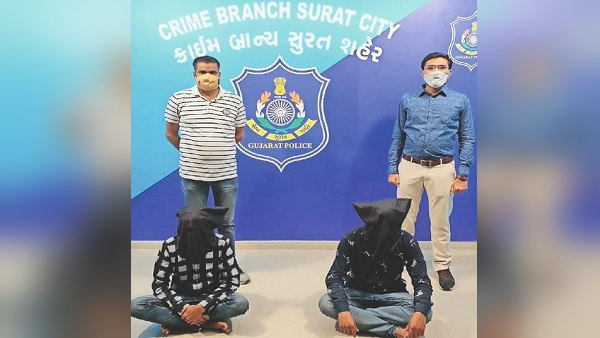 surat police caught Two thieves of Mewati gang , who opened Canara Bank ATMs and runaway with money surat police caught Two thieves of Mewati gang , who opened Canara Bank ATMs and runaway with money