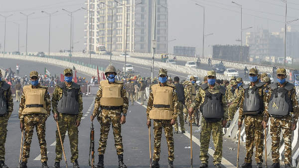 गाजीपुर बॉर्डर भी हुआ सील गाजीपुर बॉर्डर भी हुआ सील