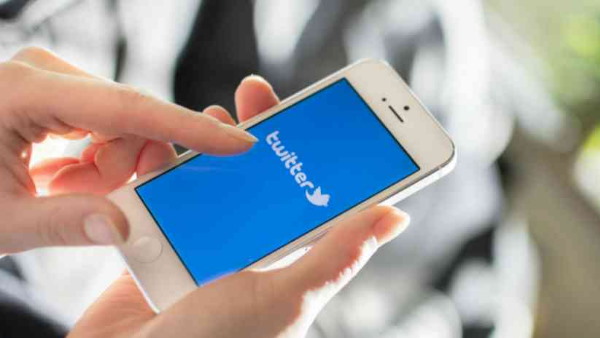 ऐसे अकाउंट्स से हटेगा ब्लू टिक