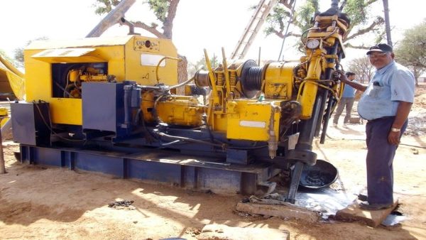  जमीन से 80 फीट नीचे बन रही सुरंग