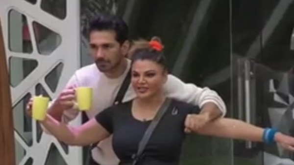 निक्की और कश्मीरा की लड़ाई में भी मारी राखी ने एंट्री