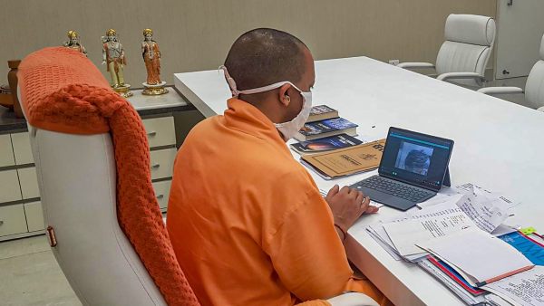 लंबे लॉकाडाउन के बाद यूपी की अर्थव्यस्था तेजी से पटरी पर लौटी