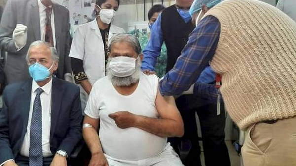 अनिल विज ने ट्रायल के दौरान लगवाया था टीका