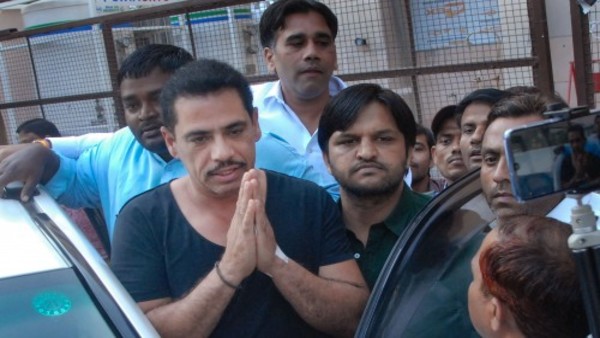 वाड्रा पर आरोप