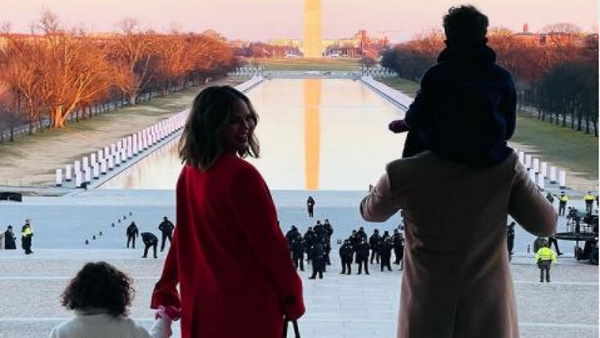 फॉलो करते ही छलक पड़ी खुशी