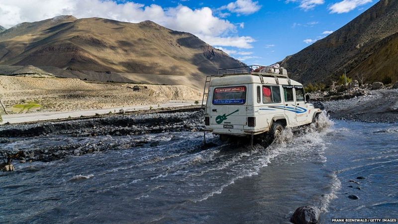 नेपाल इतना महंगा क्यों है? ढेर सारा भारतीय रुपया भी पड़ता है कम