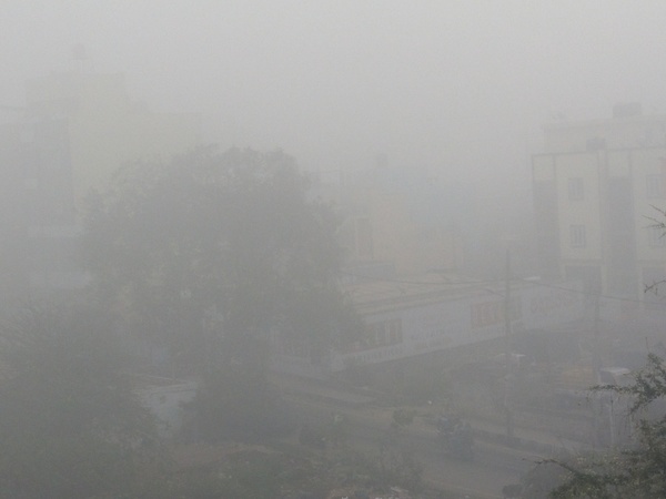 बर्फीली हवाओं की चपेटे में कई राज्य बर्फीली हवाओं की चपेटे में कई राज्य