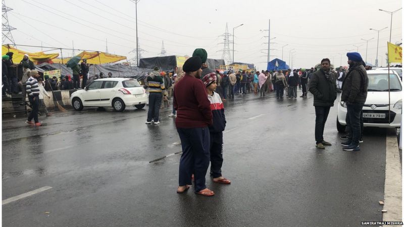 किसान आंदोलन: ठंड, बारिश से ज़्यादा सरकार की बेरुख़ी से दुख