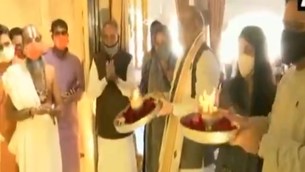 watch VIDEO: Home Minister Amit Shah aarti at Shri Jagannathji temple on Makar Sankranti