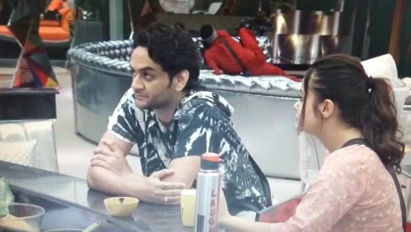 106 दिन बाद घर से बेघर हुए एजाज खान