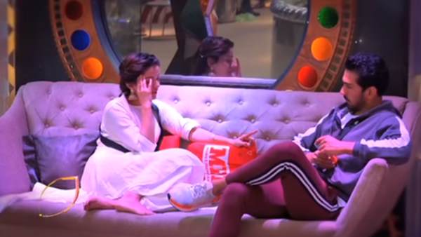 रुबिना की बात पर गुस्सा हो जाते हैं अभिनव रुबिना की बात पर गुस्सा हो जाते हैं अभिनव