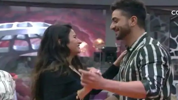 रोते हुए रुबीनी को बताई कहानी