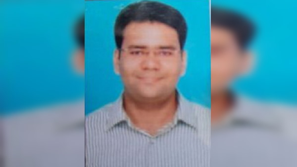 a trader lost his life in surat district by the carbon monoxide poisoning