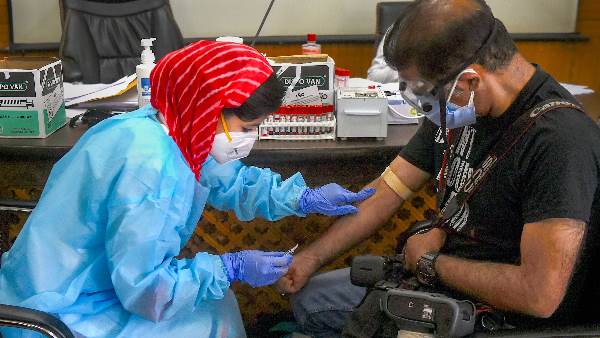 5:- कोरोना वायरस की वैक्सीन फ्री किस-किसको मिलेगी?