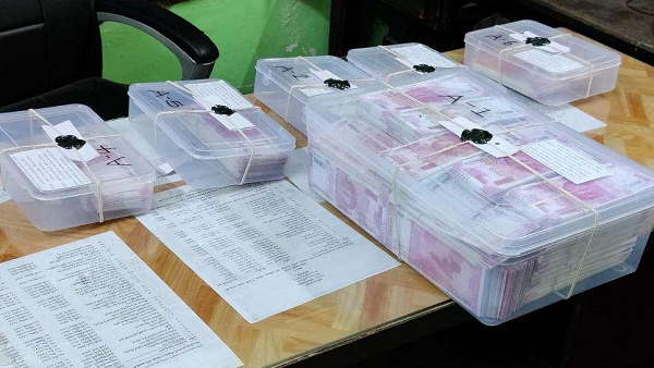 ahmedabad GRP seized 1.45 crore worth duplicate notes of 2000 in Rajdhani express