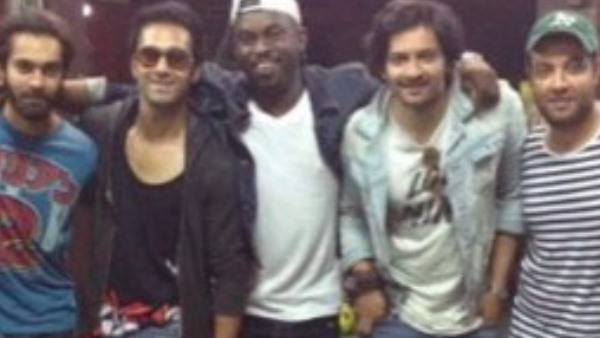 फरहान अख्तर ने दी निधन की खबर