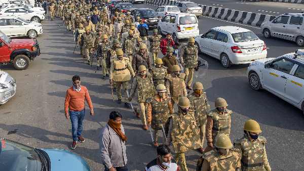 सिंघु बॉर्डर पर बवाल, एसएचओ घायल