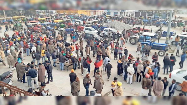 farmers protest: Thousands of farmers paraded with 600 tractors at haryana farmers protest: Thousands of farmers paraded with 600 tractors at haryana