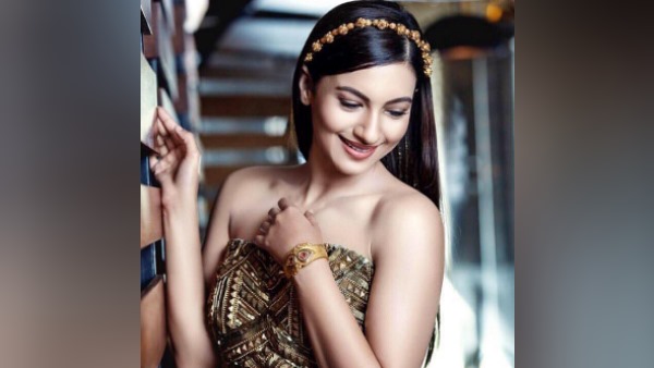 कौन हैं गौहर खान