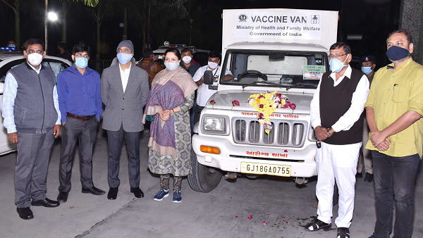 94,500 Doses Of covishield vaccine Reach Vadodara From Pune, now it will distribute in gujarat 94,500 Doses Of covishield vaccine Reach Vadodara From Pune, now it will distribute in gujarat