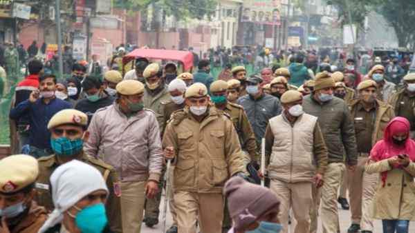 AAP ने की भाजपा नेताओं पर कार्रवाई की मांग