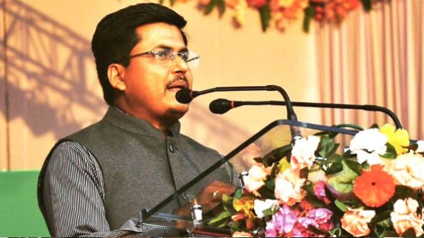 IAS को 10वीं में मिले थे महज 44.5 प्रतिशत अंक, FB पर शेयर कर चुके हैं मार्कशीट IAS को 10वीं में मिले थे महज 44.5 प्रतिशत अंक, FB पर शेयर कर चुके हैं मार्कशीट