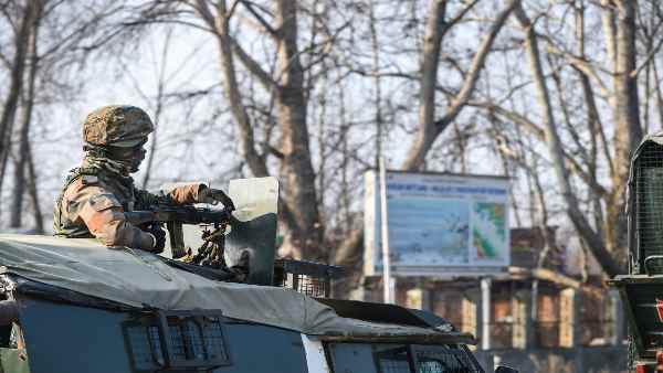 आतंकवादी बढ़े, आतंकवादी घटनाओं में आई कमी