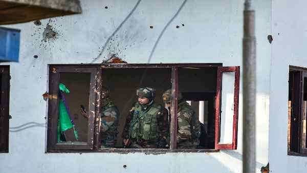 आतंकवादियों को हो रही है हथियारों की किल्लत