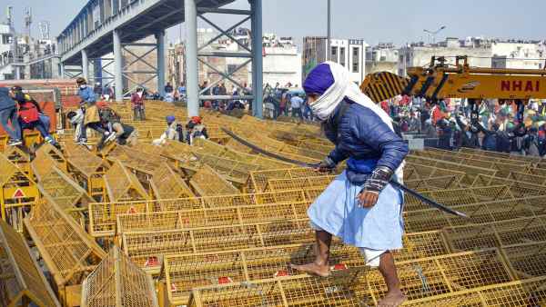 Farmers Tractor parade:How farmers tractor rally turned violent, see full timeline