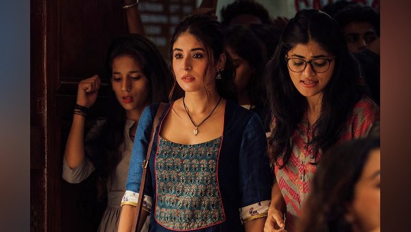 क्यों हो रही है सना मीर की इतनी चर्चा क्यों हो रही है सना मीर की इतनी चर्चा