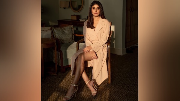 कृतिका कामरा ने निभाया सना मीर का किरदार कृतिका कामरा ने निभाया सना मीर का किरदार